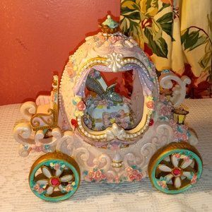 VINTAGE CLASSIC TREASURES CINDERELLA'S CARRIAGE MUSIC BOX WITH REVOLVING SHOE